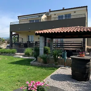 https://casa-laura.primorje-gorskikotar.com